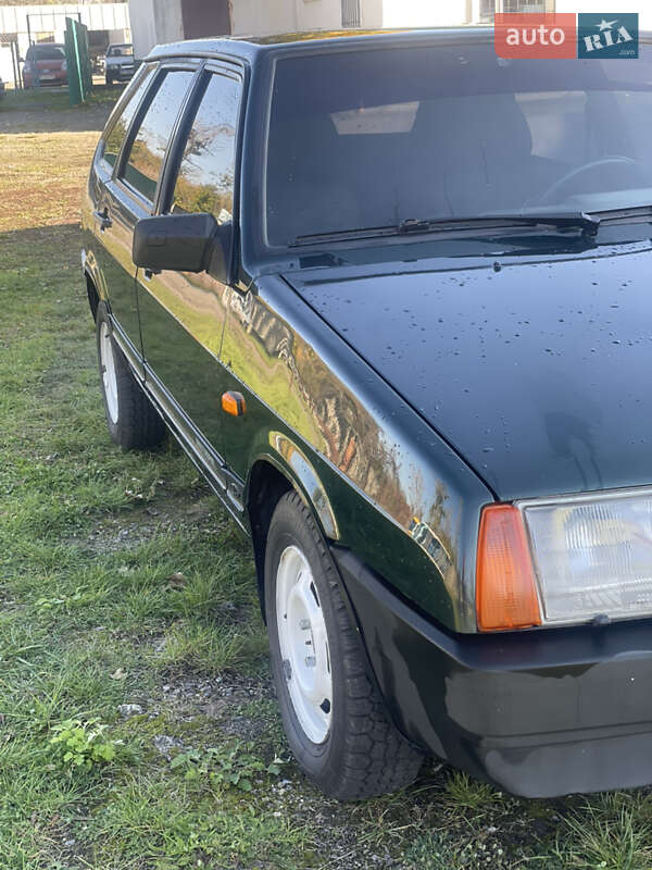 Хэтчбек ВАЗ / Lada 2109 2002 в Львове