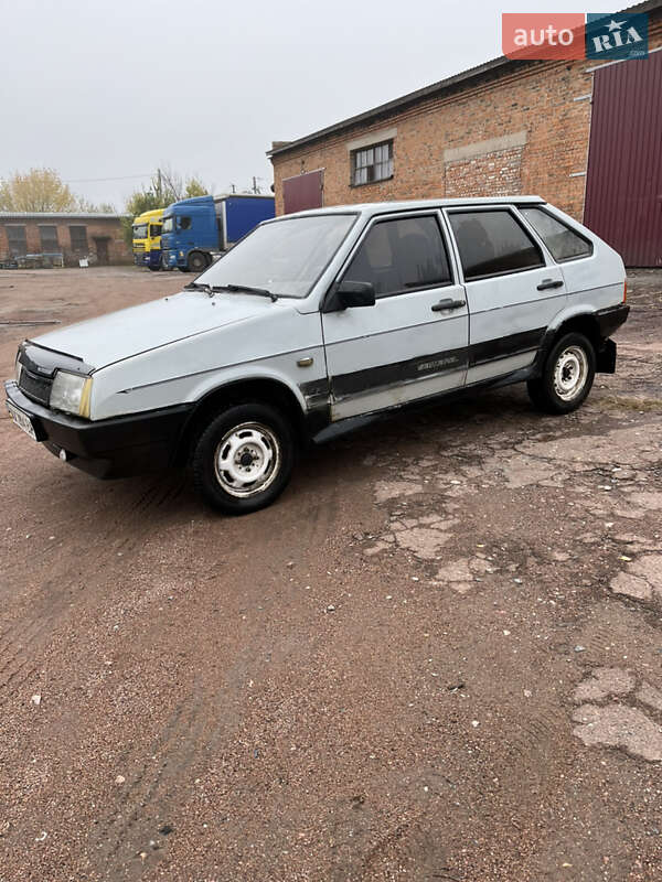 Хэтчбек ВАЗ / Lada 2109 2005 в Конотопе фото 8 Хэтчбек ВАЗ / Lada 2109 2005 в Конотопе