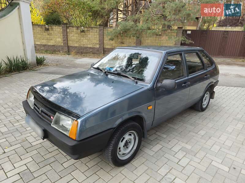 Хэтчбек ВАЗ / Lada 2109 2002 в Новомосковске фото 8 Хэтчбек ВАЗ / Lada 2109 2002 в Новомосковске
