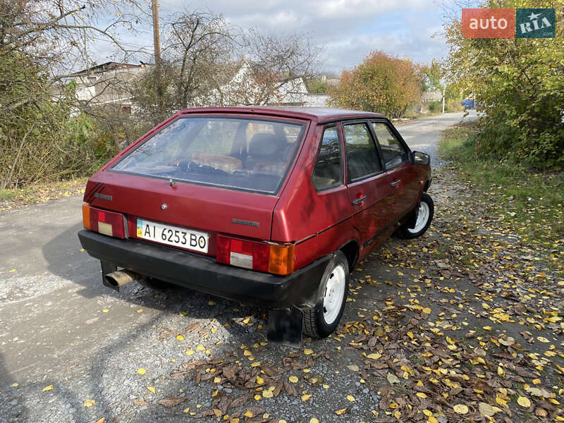 Хэтчбек ВАЗ / Lada 2109 1988 в Звягеле фото 4 Хэтчбек ВАЗ / Lada 2109 1988 в Звягеле