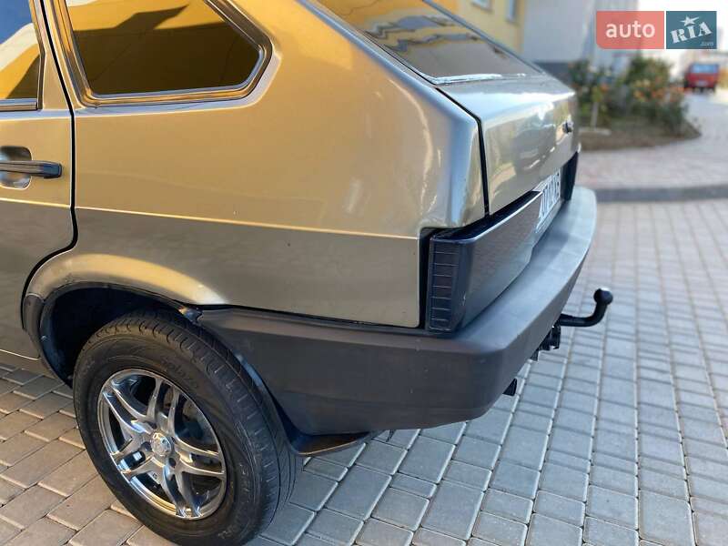 Хетчбек ВАЗ / Lada 2109 2001 в Одесі фото 9 Хетчбек ВАЗ / Lada 2109 2001 в Одесі