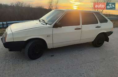 Хетчбек ВАЗ 2109 1993 в Городку