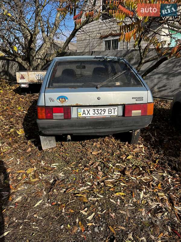 Хэтчбек ВАЗ / Lada 2109 2003 в Змиеве фото 3 Хэтчбек ВАЗ / Lada 2109 2003 в Змиеве