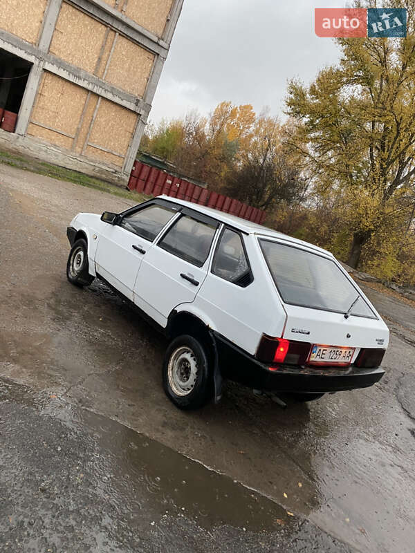 Хетчбек ВАЗ / Lada 2109 1989 в Кривому Розі фото 3 Хетчбек ВАЗ / Lada 2109 1989 в Кривому Розі