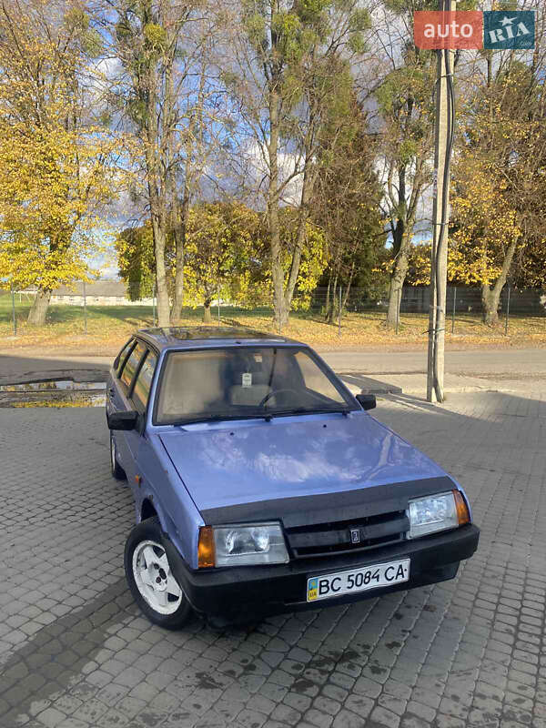 Хетчбек ВАЗ / Lada 2109 1990 в Львові фото Хетчбек ВАЗ / Lada 2109 1990 в Львові