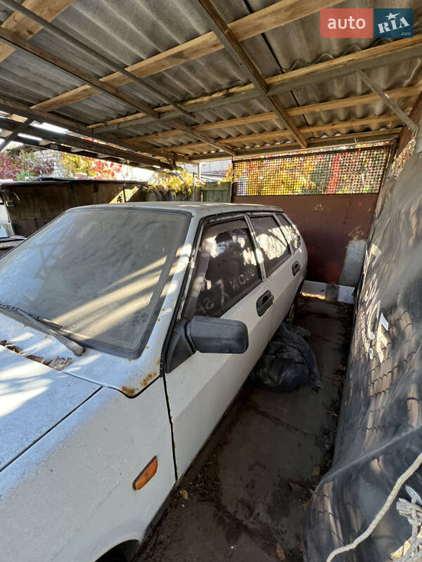 Хэтчбек ВАЗ / Lada 2109 1997 в Запорожье фото 6 Хэтчбек ВАЗ / Lada 2109 1997 в Запорожье