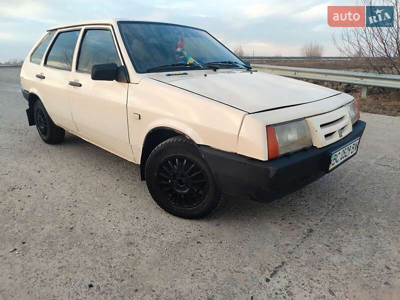 Хэтчбек ВАЗ / Lada 2109 1993 в Городке фото Хэтчбек ВАЗ / Lada 2109 1993 в Городке