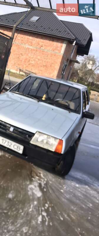 Хэтчбек ВАЗ / Lada 2109 2003 в Сторожинце