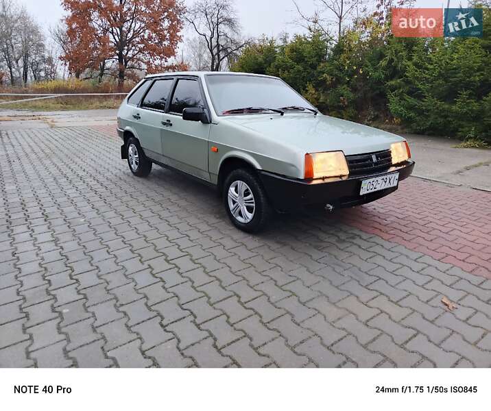Хэтчбек ВАЗ / Lada 2109 2001 в Шепетовке