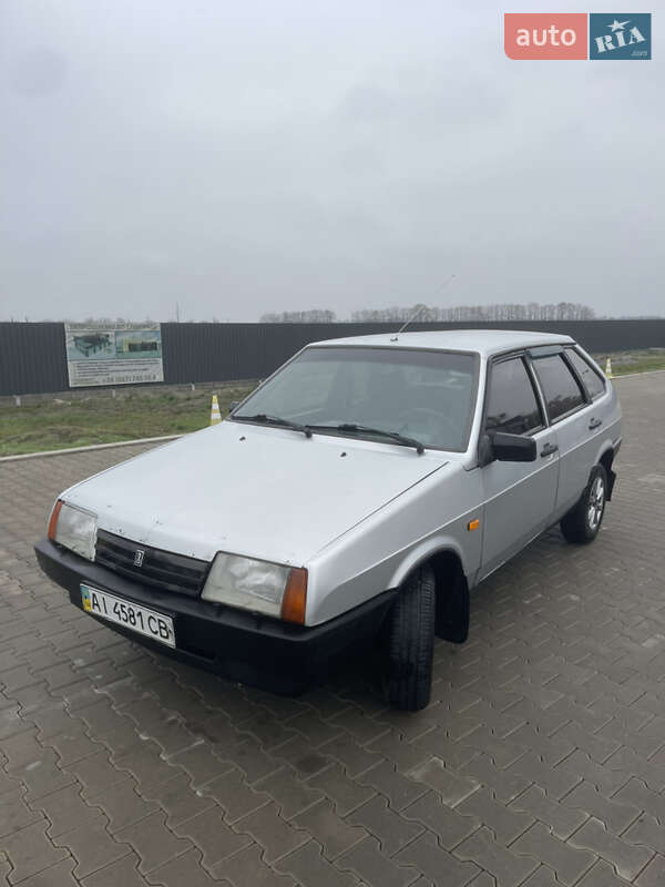 Хэтчбек ВАЗ / Lada 2109 2003 в Обухове фото Хэтчбек ВАЗ / Lada 2109 2003 в Обухове