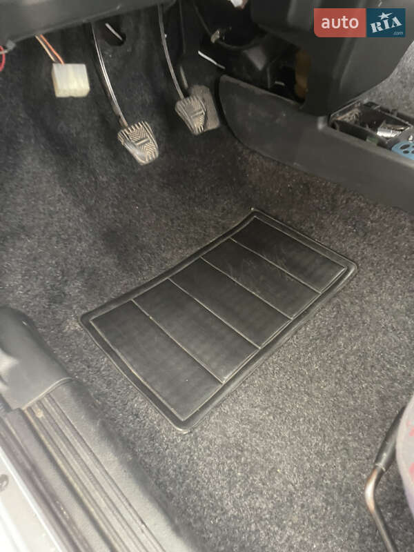 Хэтчбек ВАЗ / Lada 2109 2003 в Обухове фото 7 Хэтчбек ВАЗ / Lada 2109 2003 в Обухове