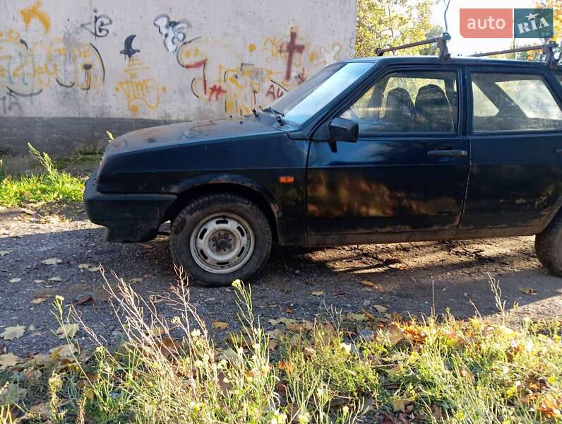 Хэтчбек ВАЗ / Lada 2109 2003 в Кривом Роге фото 15 Хэтчбек ВАЗ / Lada 2109 2003 в Кривом Роге