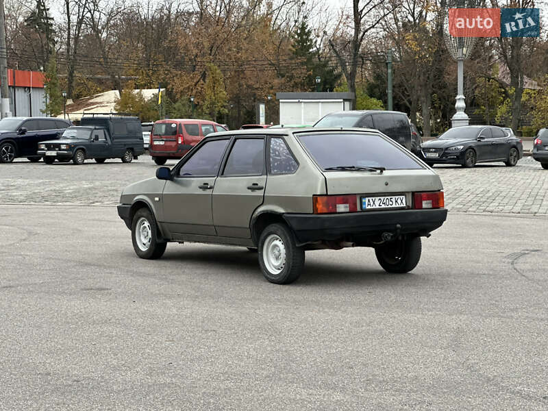 Хэтчбек ВАЗ / Lada 2109 2002 в Харькове