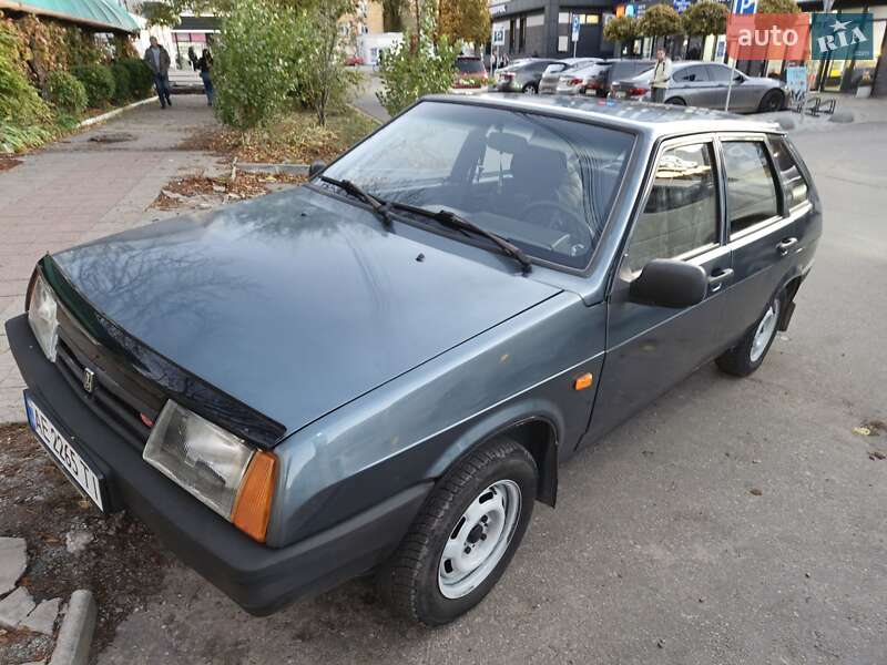 Хэтчбек ВАЗ / Lada 2109 2002 в Новомосковске