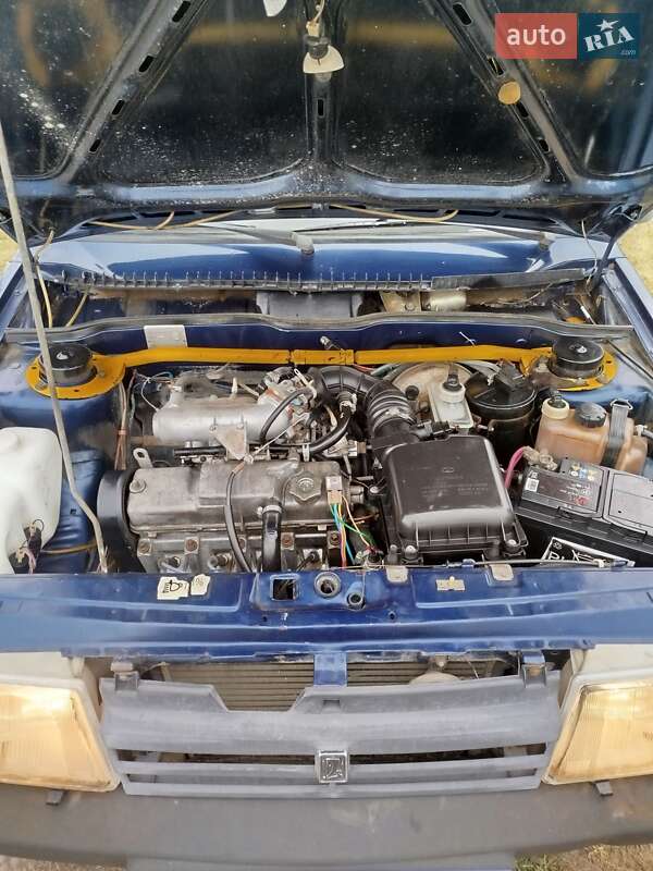 Хэтчбек ВАЗ / Lada 2109 2004 в Коломые фото 9 Хэтчбек ВАЗ / Lada 2109 2004 в Коломые