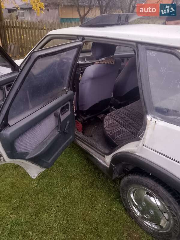 Хэтчбек ВАЗ / Lada 2109 1992 в Ровно