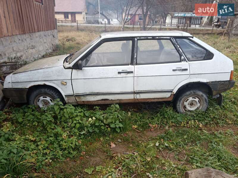 Хэтчбек ВАЗ / Lada 2109 1991 в Микуличине