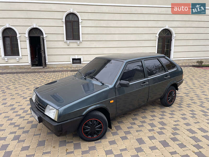 Хэтчбек ВАЗ / Lada 2109 2005 в Могилев-Подольске фото 9 Хэтчбек ВАЗ / Lada 2109 2005 в Могилев-Подольске