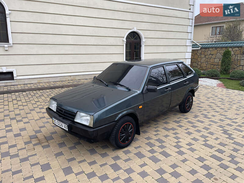 Хэтчбек ВАЗ / Lada 2109 2005 в Могилев-Подольске фото 16 Хэтчбек ВАЗ / Lada 2109 2005 в Могилев-Подольске