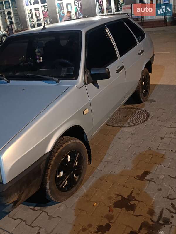 Хэтчбек ВАЗ / Lada 2109 2005 в Хмельнике фото 4 Хэтчбек ВАЗ / Lada 2109 2005 в Хмельнике