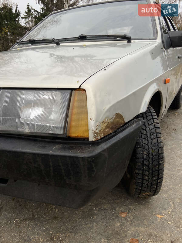 Хэтчбек ВАЗ / Lada 2109 2006 в Почаеве фото 15 Хэтчбек ВАЗ / Lada 2109 2006 в Почаеве