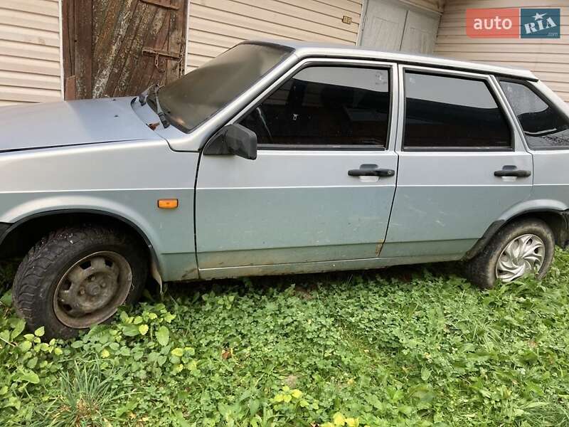 Хэтчбек ВАЗ / Lada 2109 2004 в Бориславе фото 4 Хэтчбек ВАЗ / Lada 2109 2004 в Бориславе