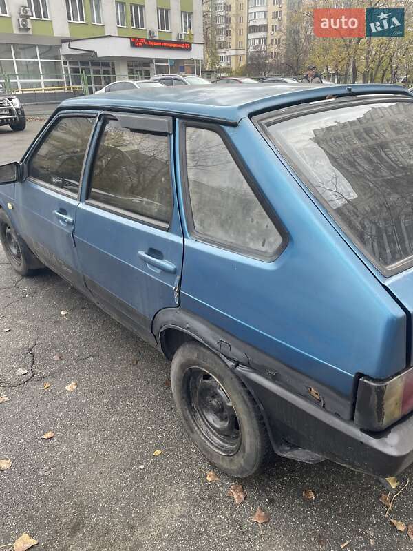 Хэтчбек ВАЗ / Lada 2109 1999 в Киеве фото 7 Хэтчбек ВАЗ / Lada 2109 1999 в Киеве