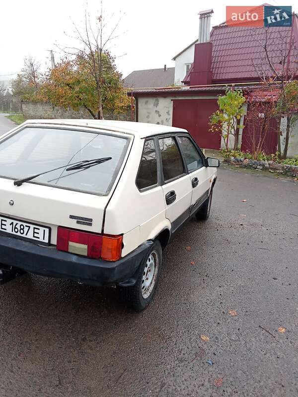 Хэтчбек ВАЗ / Lada 2109 1993 в Николаеве