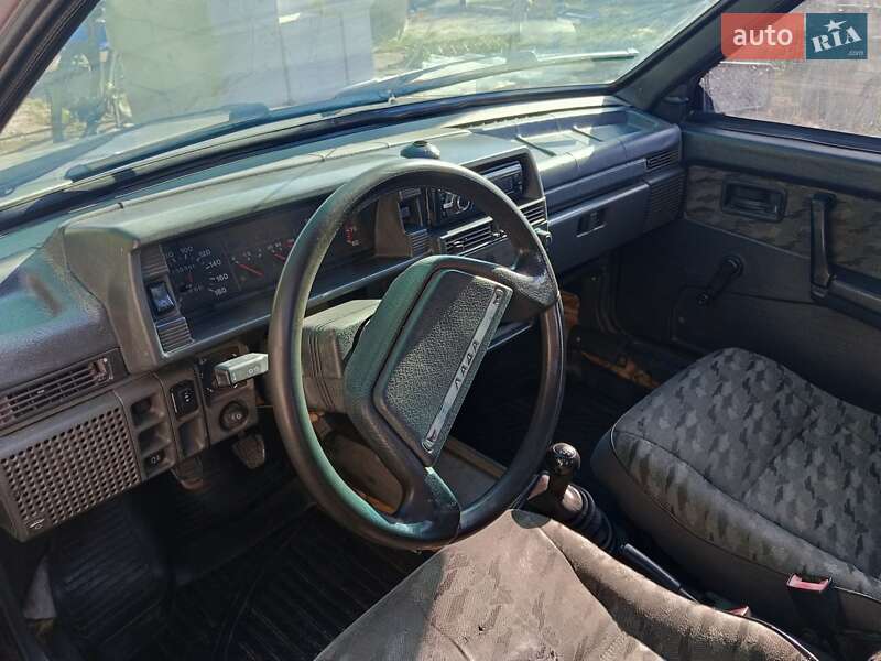 Хэтчбек ВАЗ / Lada 2109 2000 в Николаеве