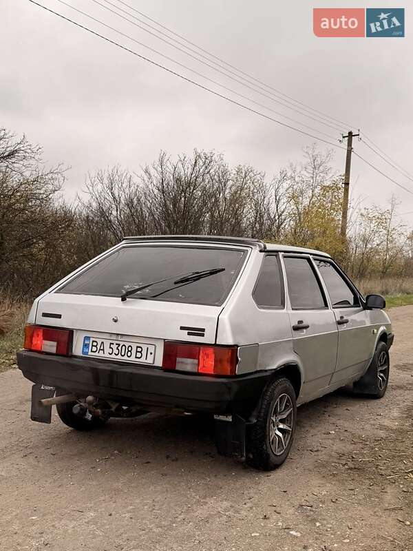 Хэтчбек ВАЗ / Lada 2109 2005 в Софиевке