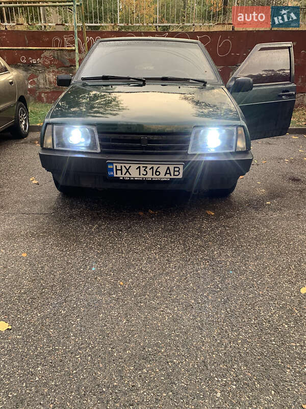 Хэтчбек ВАЗ / Lada 2109 2003 в Запорожье фото 3 Хэтчбек ВАЗ / Lada 2109 2003 в Запорожье