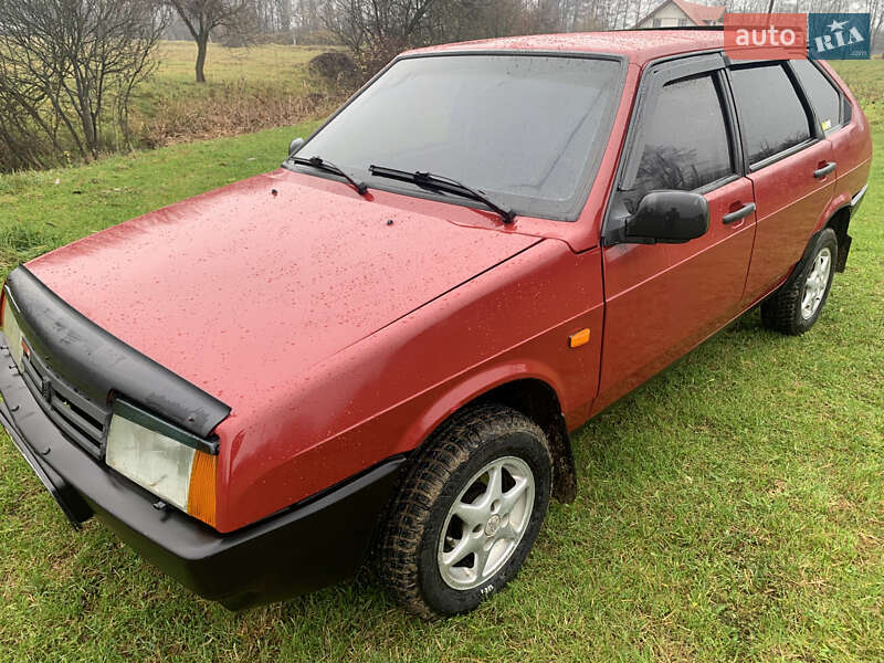 Хэтчбек ВАЗ / Lada 2109 1992 в Ивано-Франковске фото Хэтчбек ВАЗ / Lada 2109 1992 в Ивано-Франковске