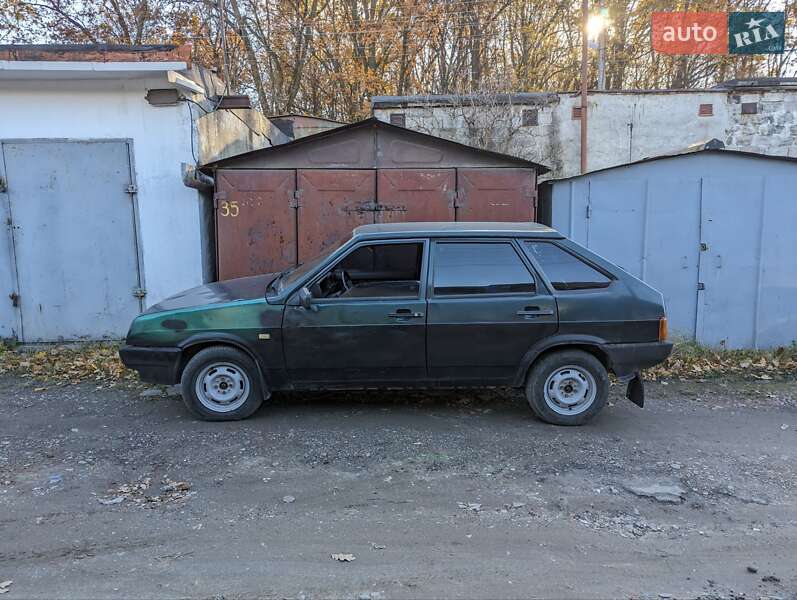 Хэтчбек ВАЗ / Lada 2109 2003 в Львове
