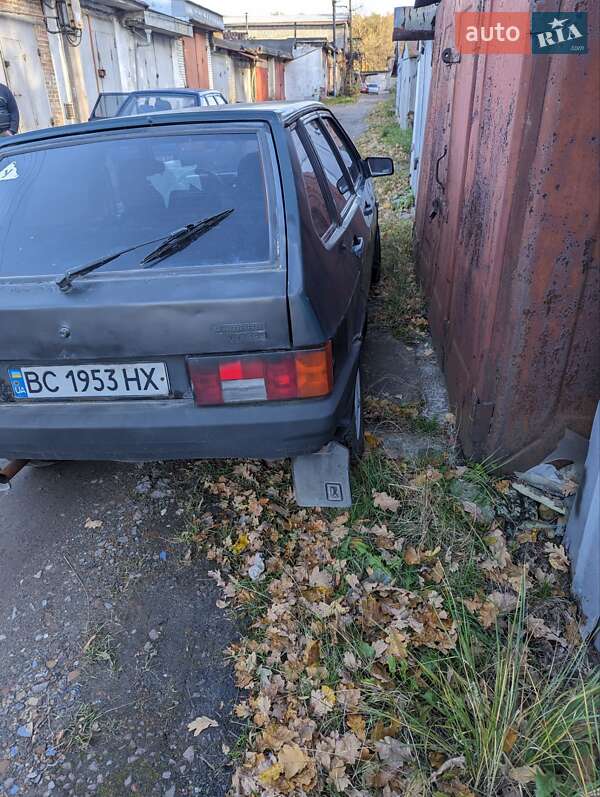 Хэтчбек ВАЗ / Lada 2109 2003 в Львове