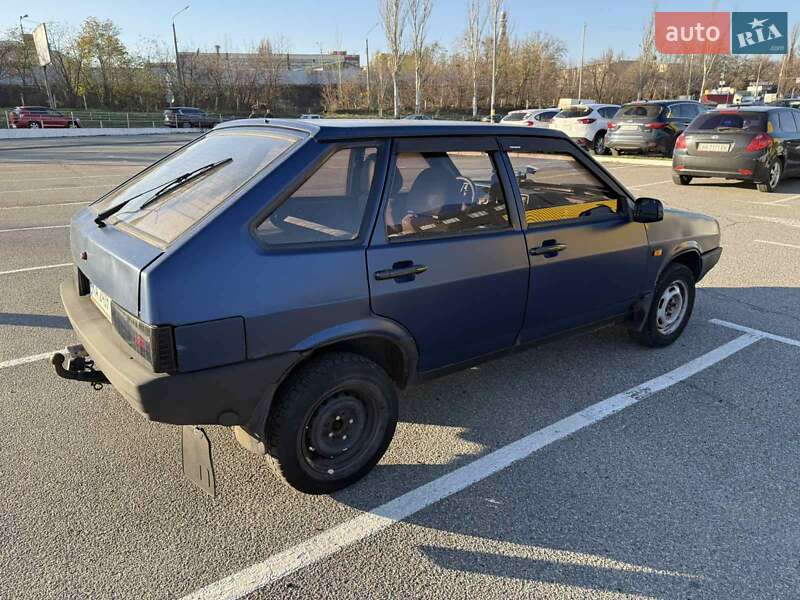 Хэтчбек ВАЗ / Lada 2109 2004 в Киеве