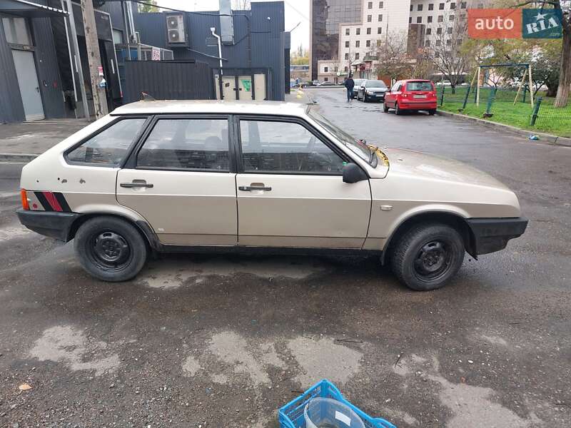 Хэтчбек ВАЗ / Lada 2109 1998 в Одессе