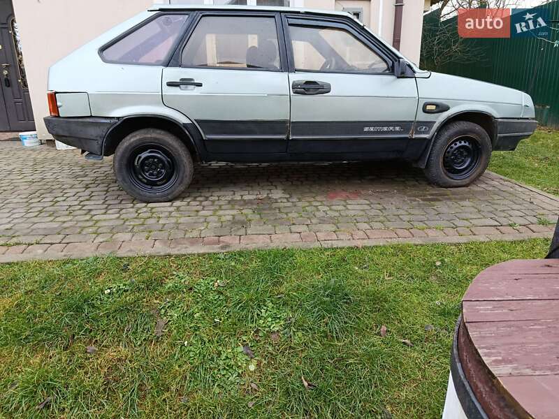 Хэтчбек ВАЗ / Lada 2109 1993 в Львове фото 2 Хэтчбек ВАЗ / Lada 2109 1993 в Львове