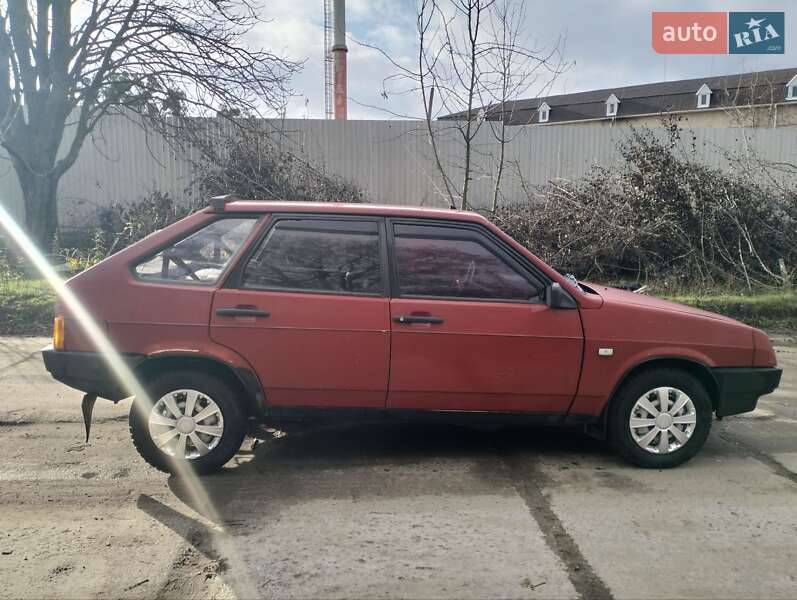 Хэтчбек ВАЗ / Lada 2109 1993 в Светловодске