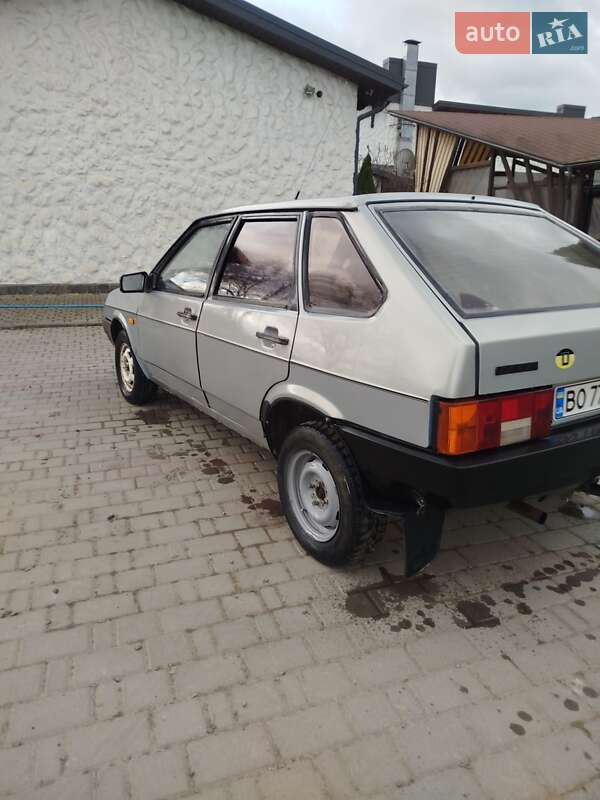 Хэтчбек ВАЗ / Lada 2109 2004 в Косове