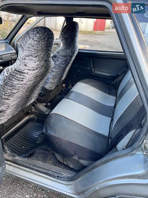 Хетчбек ВАЗ / Lada 2109 1993 в Чернівцях фото 5 Хетчбек ВАЗ / Lada 2109 1993 в Чернівцях
