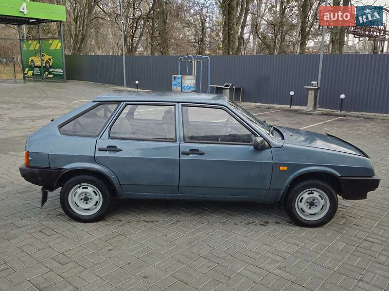 Хэтчбек ВАЗ / Lada 2109 2002 в Новомосковске