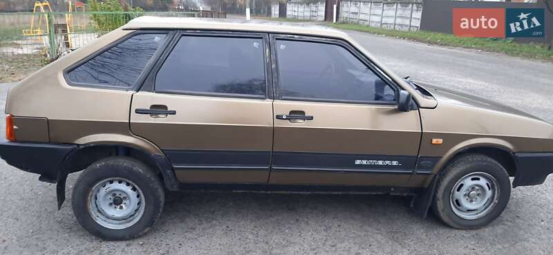 Хэтчбек ВАЗ / Lada 2109 1999 в Харькове