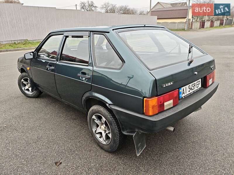Хэтчбек ВАЗ / Lada 2109 2004 в Броварах