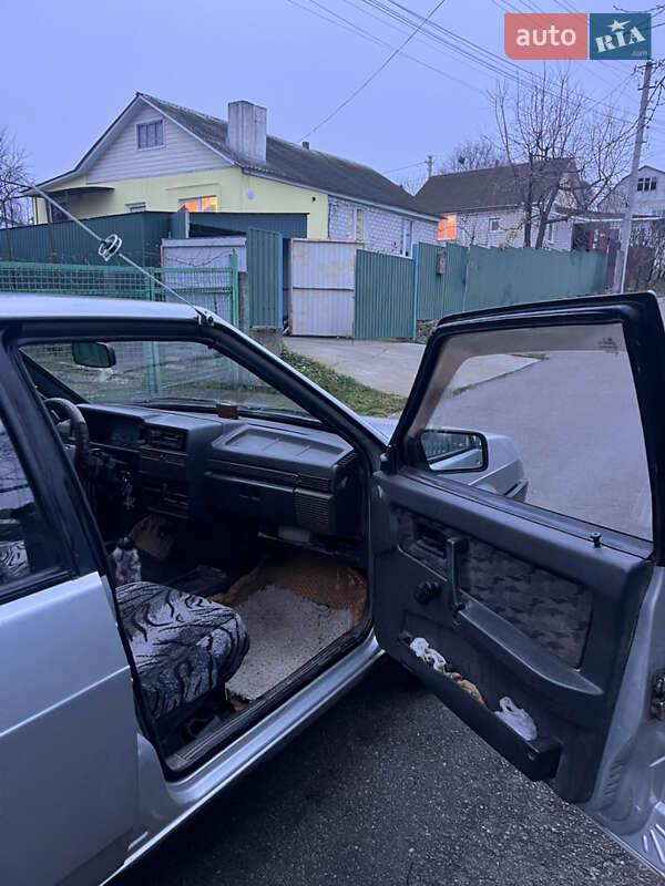 Хетчбек ВАЗ / Lada 2109 2003 в Каневі