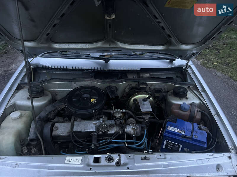 Хетчбек ВАЗ / Lada 2109 2003 в Каневі