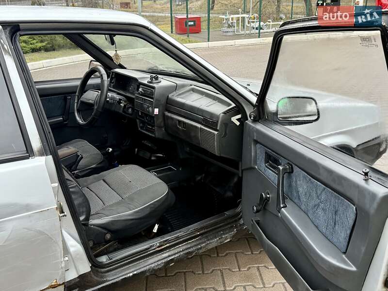 Хэтчбек ВАЗ / Lada 2109 2001 в Киеве