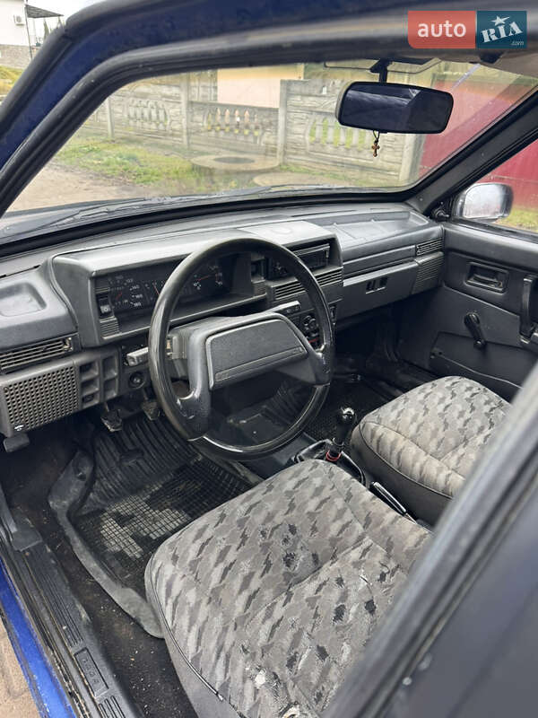 Хетчбек ВАЗ / Lada 2109 2001 в Чернівцях