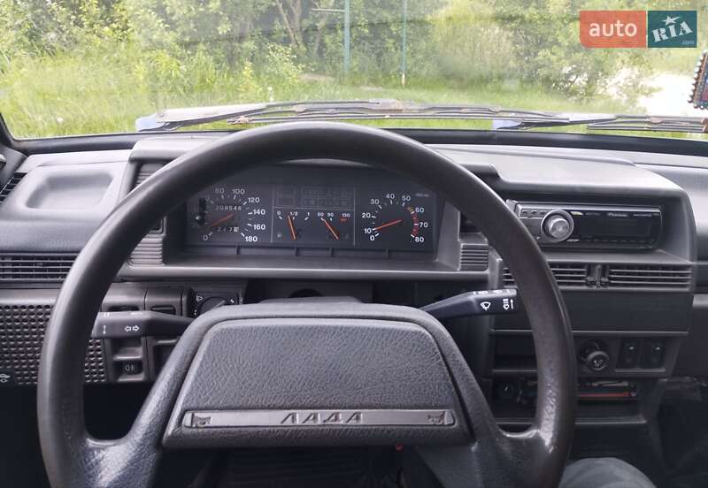 Хэтчбек ВАЗ / Lada 2109 2002 в Переяславе