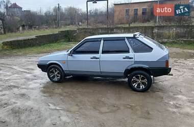 Хетчбек ВАЗ 2109 2004 в Чернівцях