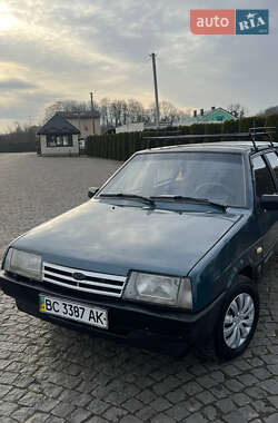 Хэтчбек ВАЗ 2109 2001 в Жовкве